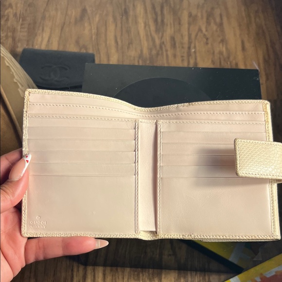 Gucci Marmont Leather Wallet - Picture 5 of 11